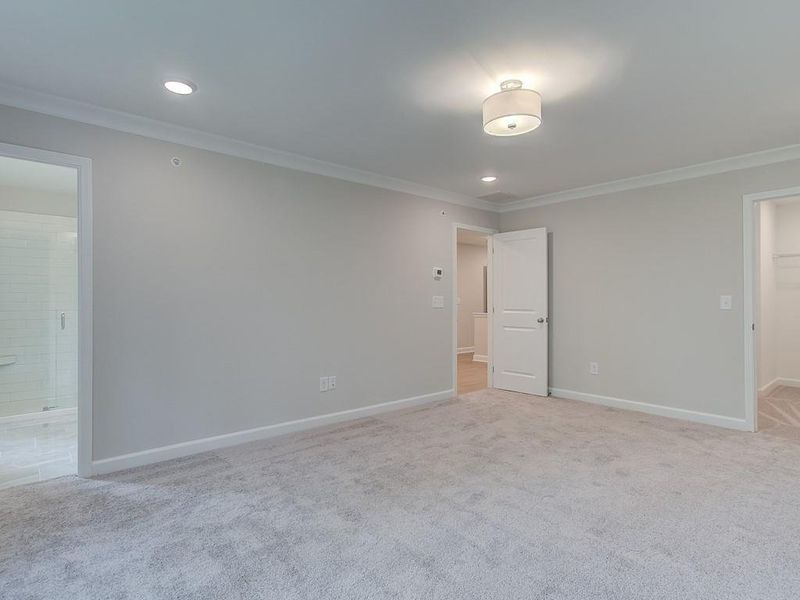 Spacious, unfurnished interior of a new home in Cherokee Township, Acworth (Image 14).