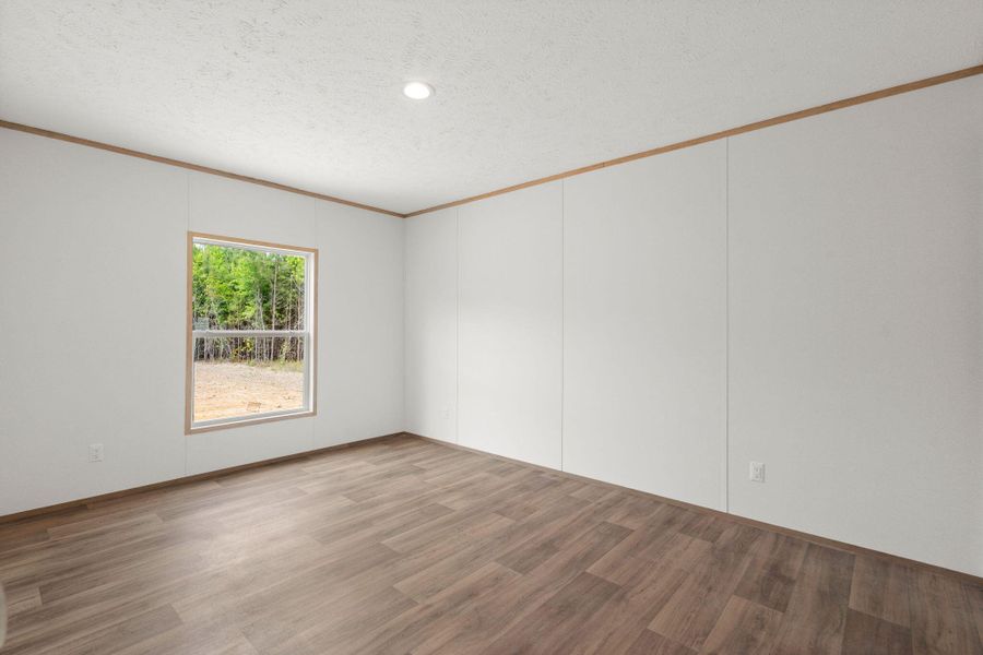Spacious, unfurnished interior of a new home in , St. George (Image 18).