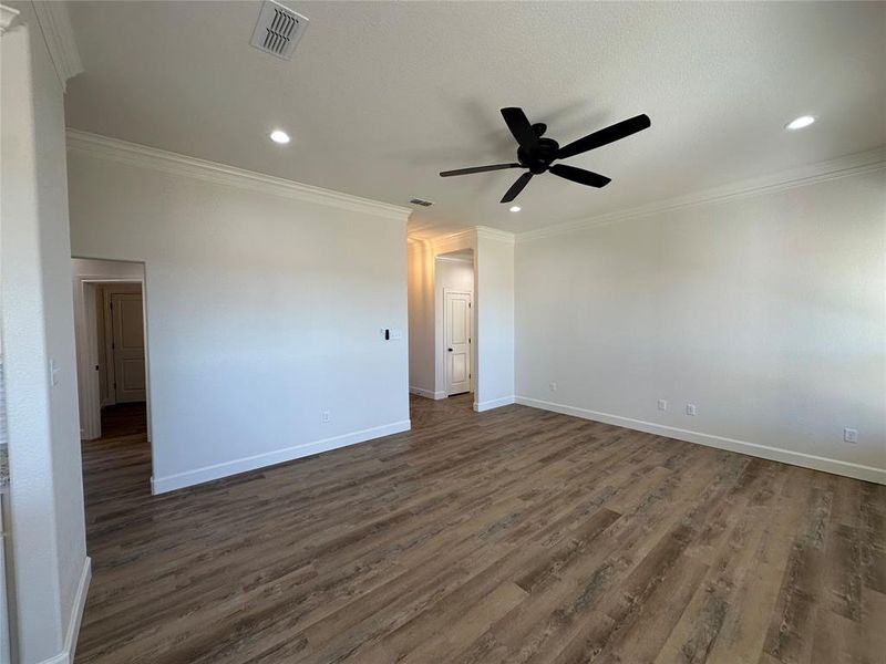 Spacious, unfurnished interior of a new home in , Abilene (Image 18).