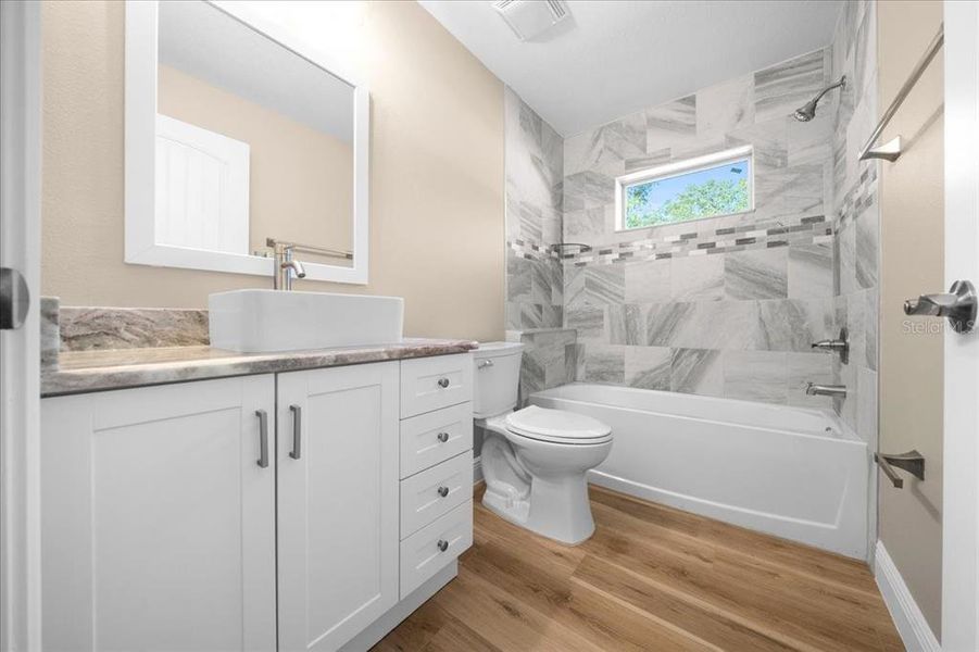 Furnished interior view inside a new home in , Dunnellon (Image 13).