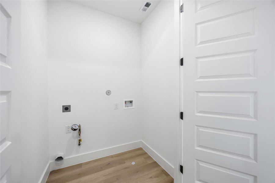 Spacious, unfurnished interior of a new home in , Houston (Image 23). Spacious, unfurnished interior of a new home in , Houston (Image 23).