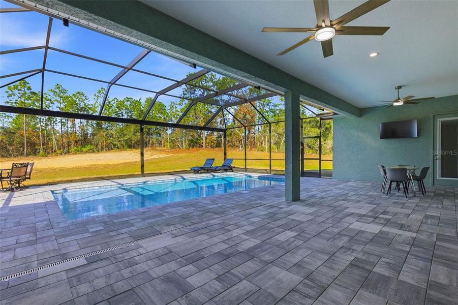 Exterior details and patio area of a home in , Beverly Hills (Image 31).