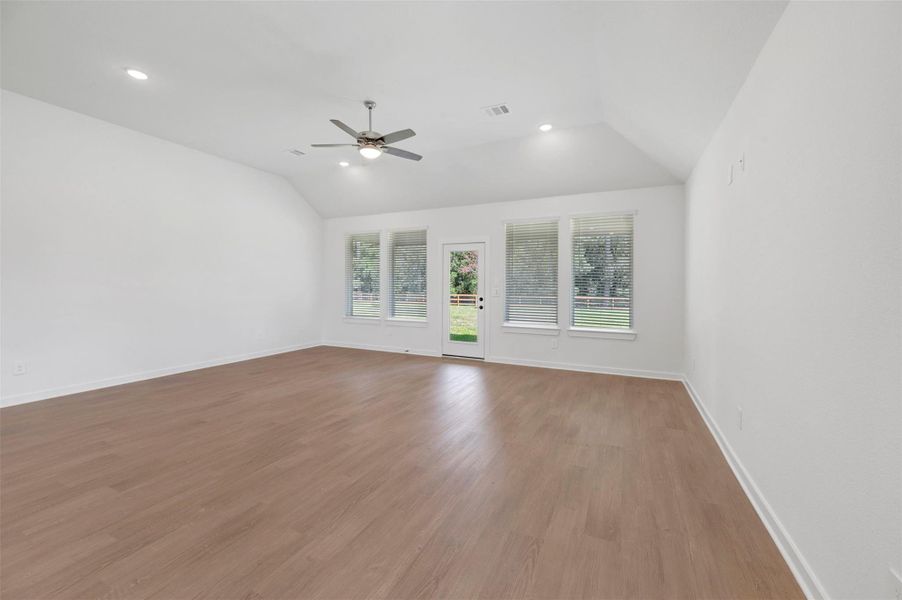 Spacious, unfurnished interior of a new home in Lone Star Landing, Montgomery (Image 43). Spacious, unfurnished interior of a new home in Lone Star Landing, Montgomery (Image 43).