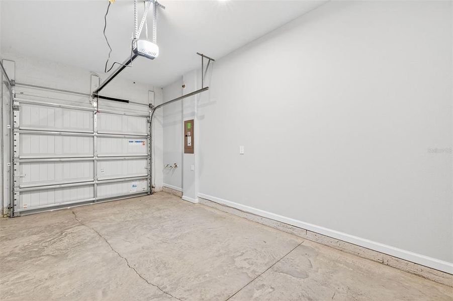 Spacious, unfurnished interior of a new home in Crosswind Ranch, Parrish (Image 21).