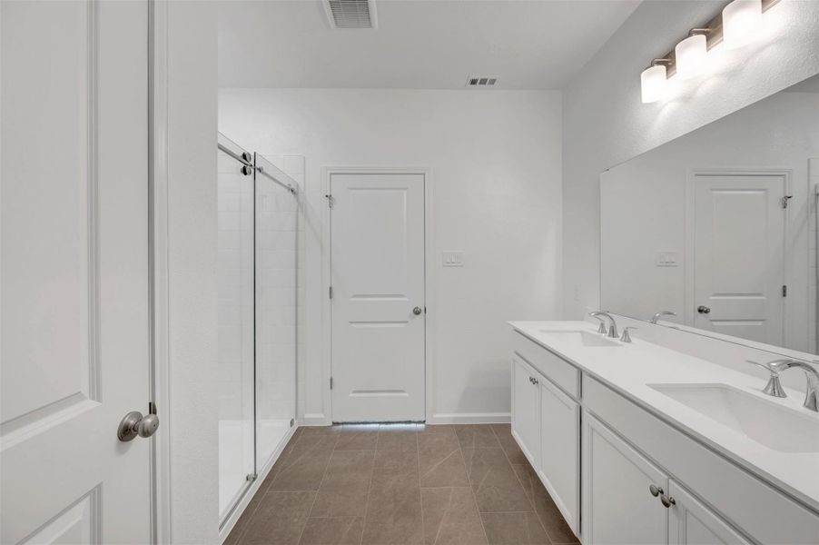 Serene primary bath