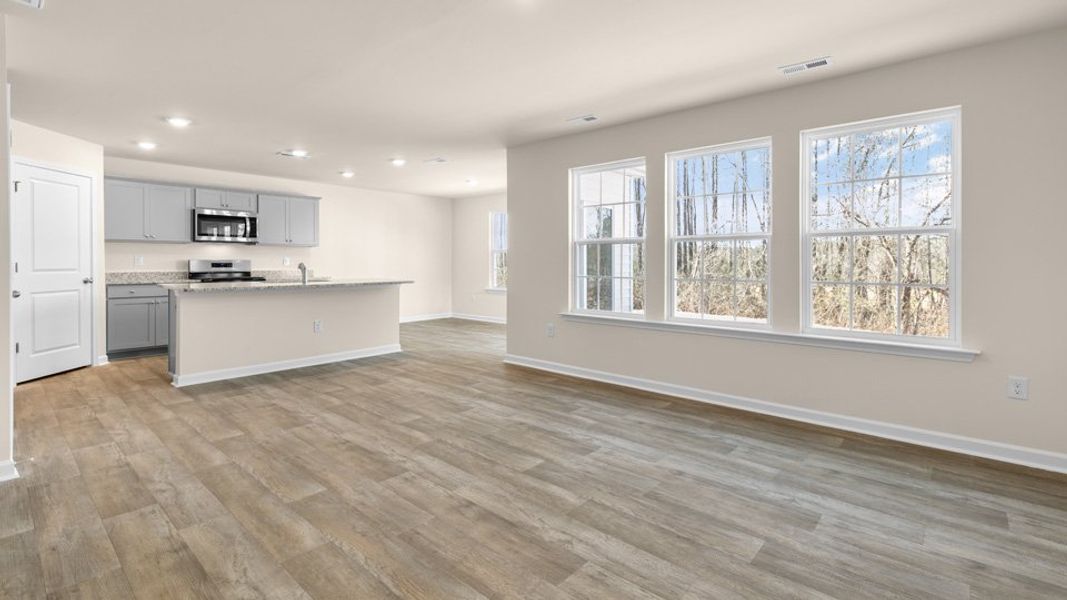 Spacious, unfurnished interior of a new home in Willow Mill, Thomasville (Image 12).