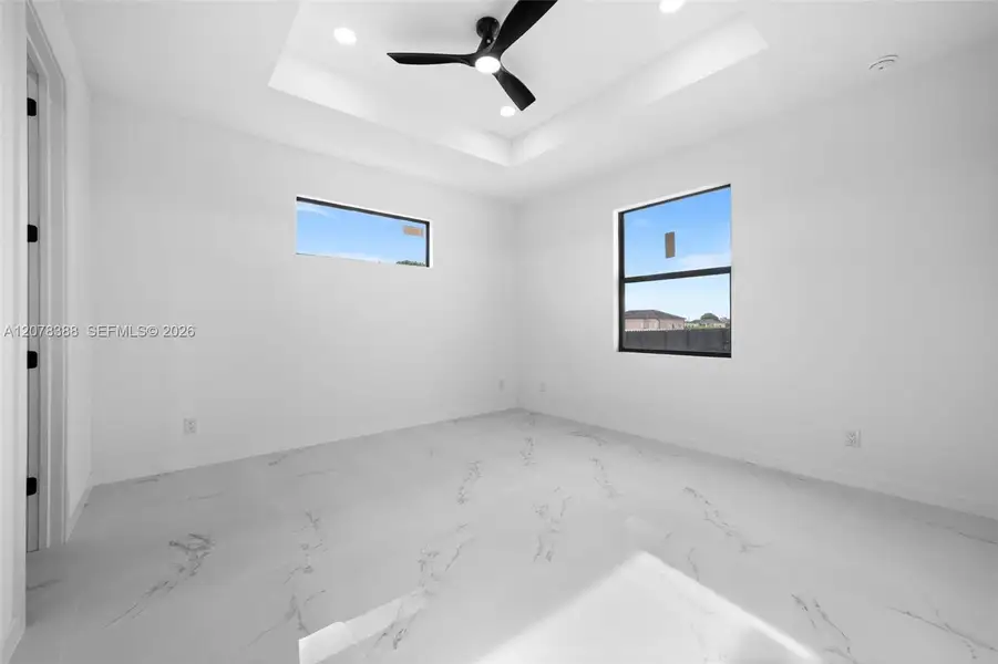 Spacious, unfurnished interior of a new home in , Cape Coral (Image 16).