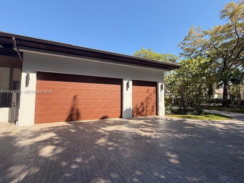 Exterior details and patio area of a home in , Pinecrest (Image 27).