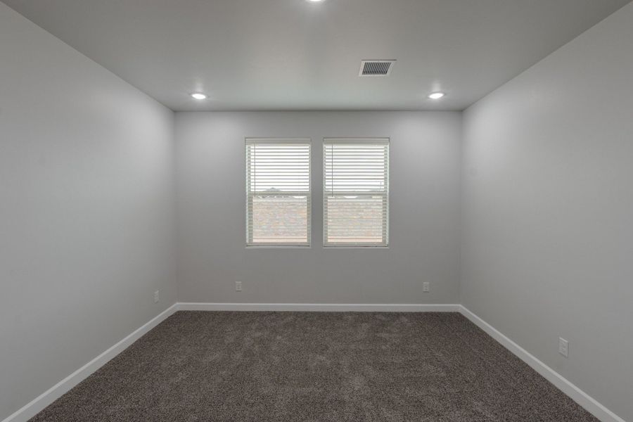 Spacious, unfurnished interior of a new home in Summer Sky North, El Paso (Image 22).
