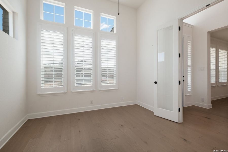 Spacious, unfurnished interior of a new home in , Boerne (Image 23).