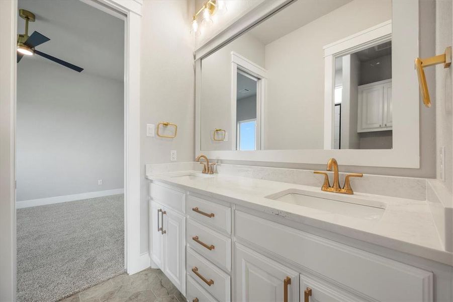 Furnished interior view inside a new home in , Waxahachie (Image 32).