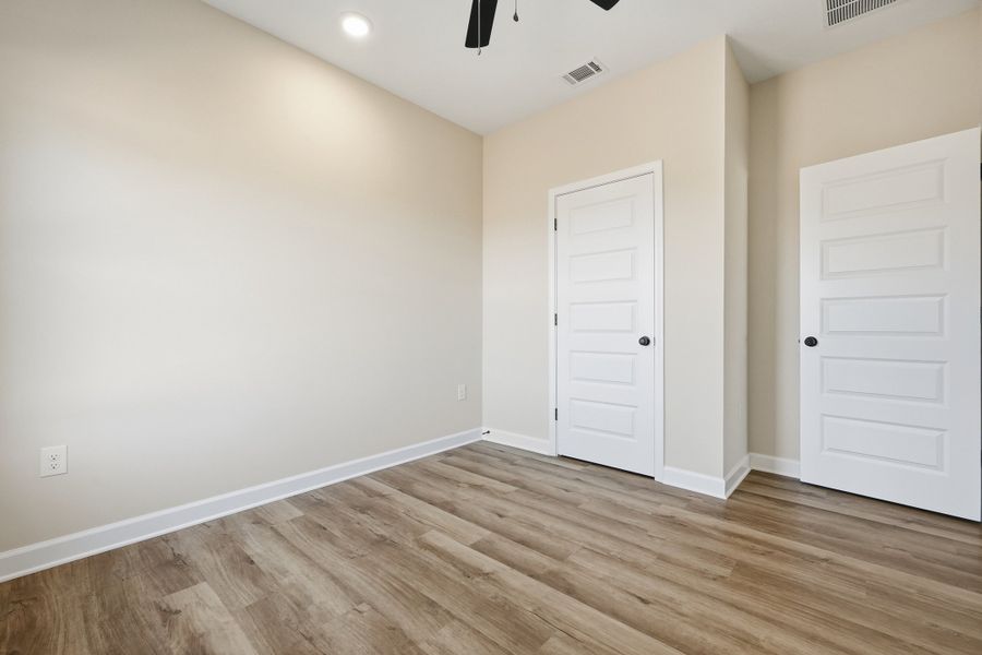 Spacious, unfurnished interior of a new home in Barton's Bend, Crestview (Image 20).