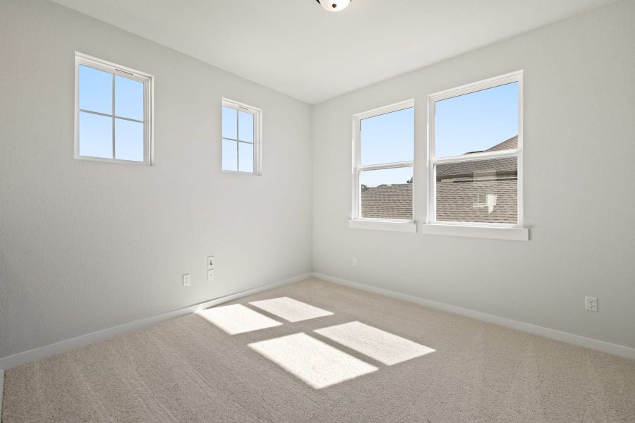 Spacious, unfurnished interior of a new home in Lariat, Liberty Hill (Image 39).