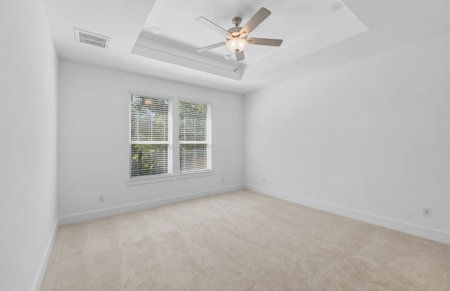 Spacious, unfurnished interior of a new home in Saddleback at Santa Rita Ranch, Liberty Hill (Image 36).