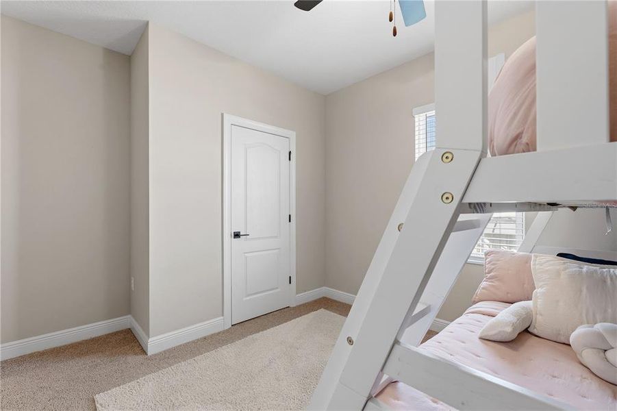 Spacious, unfurnished interior of a new home in Reunion Village, Kissimmee (Image 25).