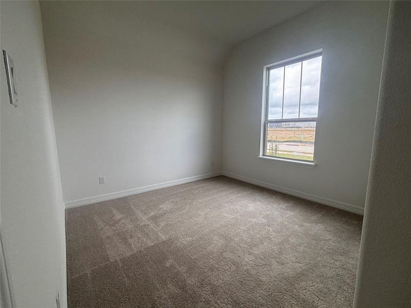 Spacious, unfurnished interior of a new home in Ashland, Angleton (Image 20).