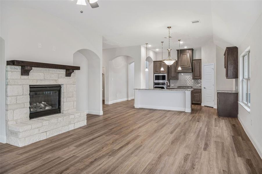 Spacious, unfurnished interior of a new home in Creekview Meadows, Pilot Point (Image 35).