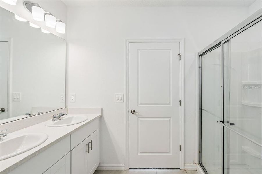 Furnished interior view inside a new home in Liberty Preserve, Leesburg (Image 5). Furnished interior view inside a new home in Liberty Preserve, Leesburg (Image 5).
