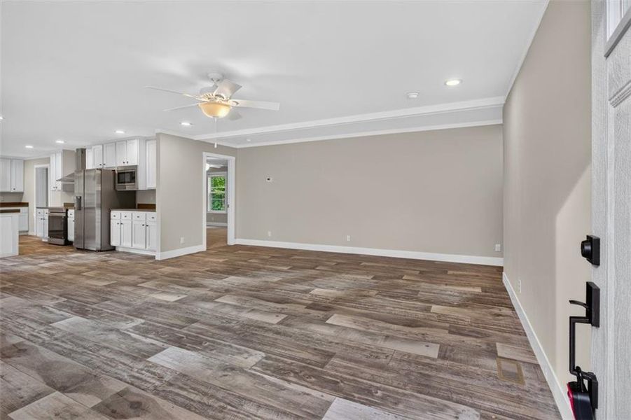 Spacious, unfurnished interior of a new home in , Waleska (Image 35).