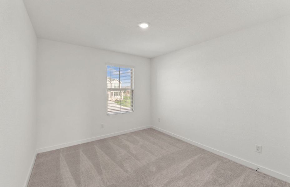 Spacious, unfurnished interior of a new home in Sunfield, Buda (Image 29).