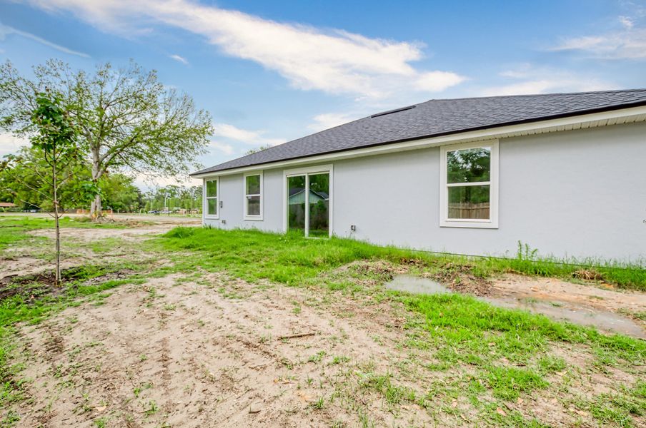 Exterior details and patio area of a home in , Jacksonville (Image 26).