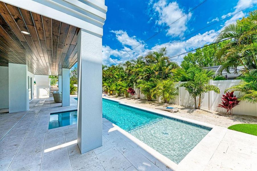 Exterior details and patio area of a home in , Holmes Beach (Image 32).