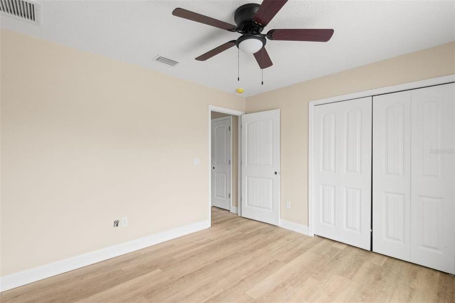 Spacious, unfurnished interior of a new home in , Dade City (Image 19).