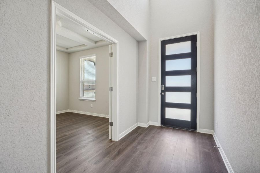 Spacious, unfurnished interior of a new home in Kingdom Heights, Rosenberg (Image 28).