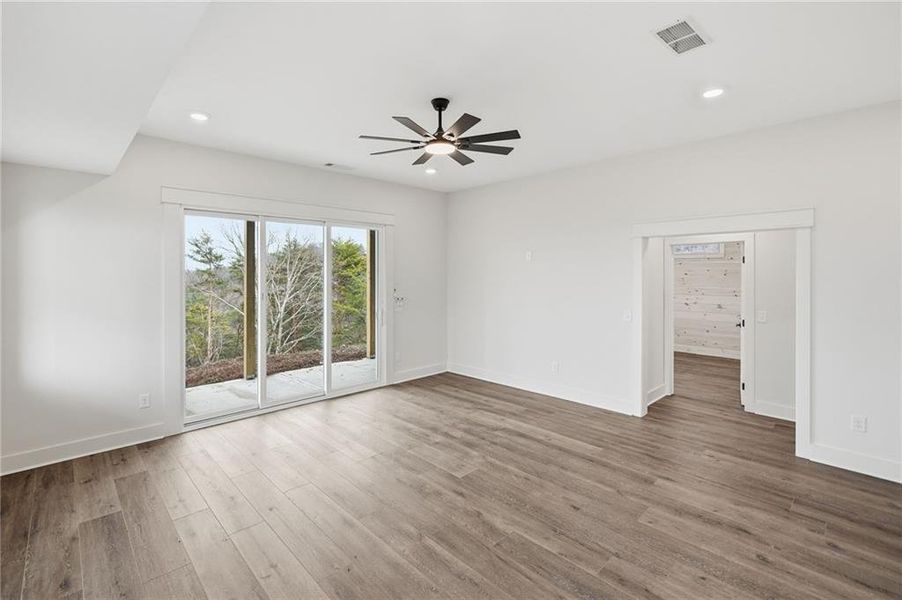 Spacious, unfurnished interior of a new home in , Ranger (Image 32).