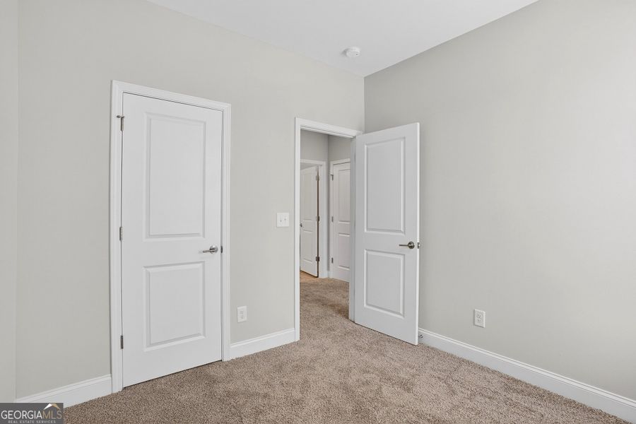 Spacious, unfurnished interior of a new home in Morning Creek Forest, Atlanta (Image 26). Spacious, unfurnished interior of a new home in Morning Creek Forest, Atlanta (Image 26).