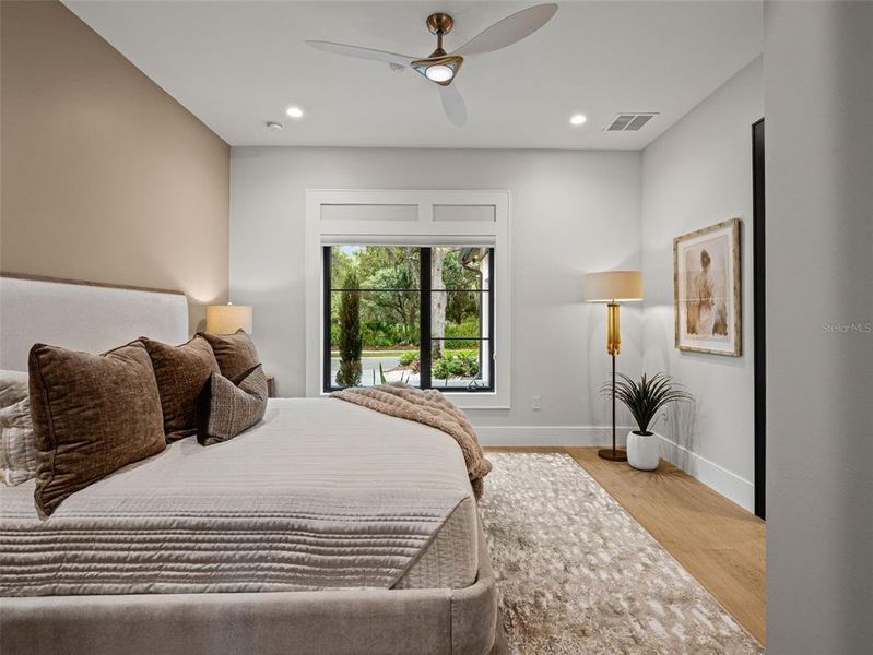 Furnished interior view inside a new home in , Orlando (Image 18).