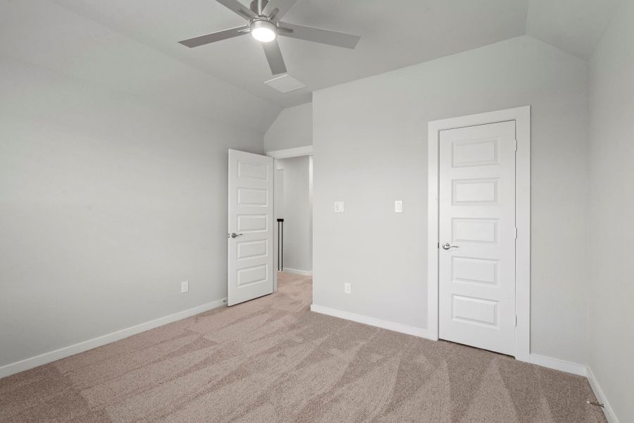 Spacious, unfurnished interior of a new home in Briarwood Crossing, Rosenberg (Image 28).