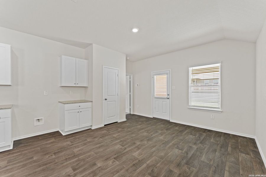 Spacious, unfurnished interior of a new home in Laurel Vistas, San Antonio (Image 19). Spacious, unfurnished interior of a new home in Laurel Vistas, San Antonio (Image 19).