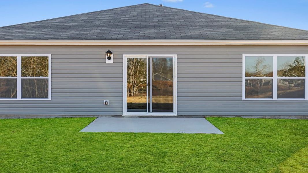 Exterior details and patio area of a home in Cascade Point, Seneca (Image 20).