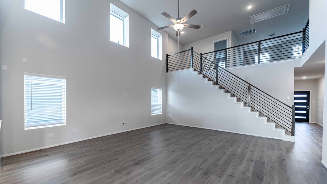 Spacious, unfurnished interior of a new home in Paramount, Kyle (Image 20).
