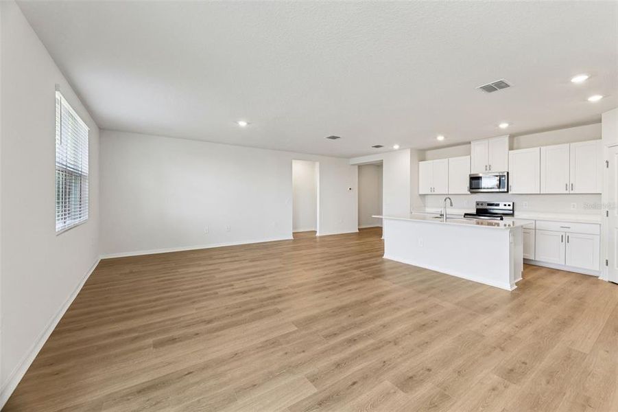 Spacious, unfurnished interior of a new home in Wynnstone - Signature Series, Davenport (Image 28).