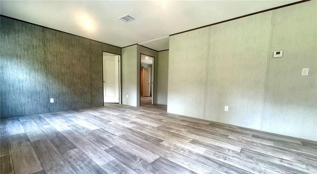Spacious, unfurnished interior of a new home in , Lakeland (Image 10).