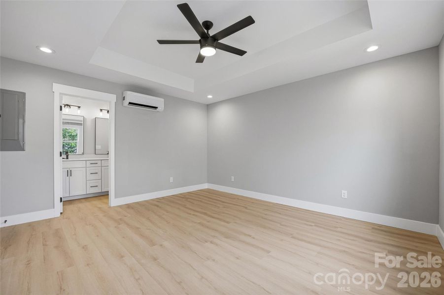 Spacious, unfurnished interior of a new home in , Asheville (Image 43).