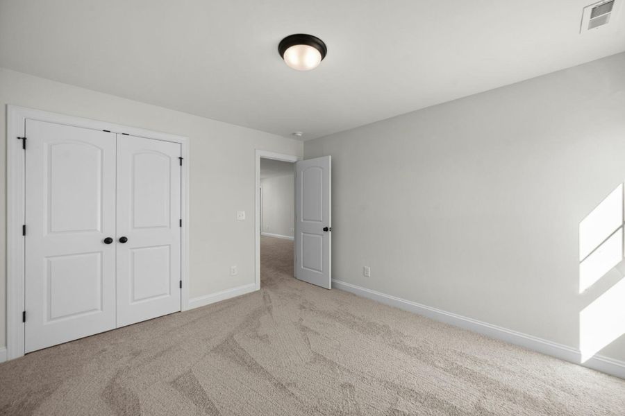 Spacious, unfurnished interior of a new home in Pisgah Park, Kernersville (Image 36).