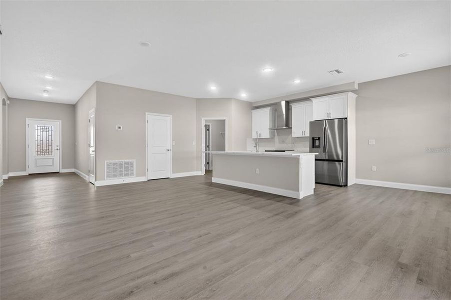 Spacious, unfurnished interior of a new home in , Lake Hamilton (Image 13). Spacious, unfurnished interior of a new home in , Lake Hamilton (Image 13).