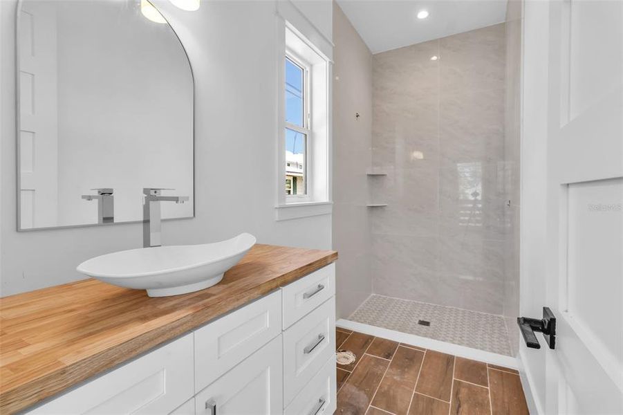 Furnished interior view inside a new home in , Bradenton Beach (Image 9).