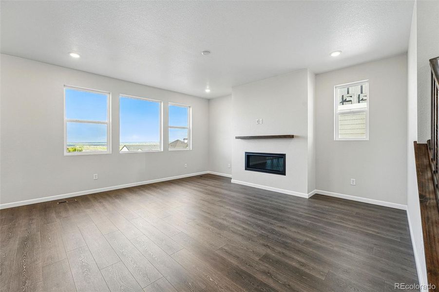 9374 Quartz Street ~ Ready Now