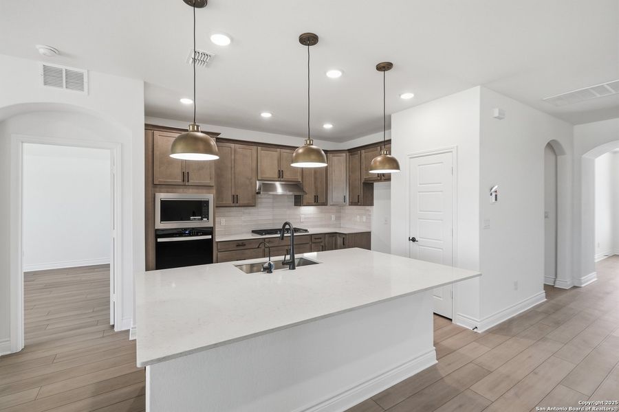 Furnished interior view inside a new home in Davis Ranch, San Antonio (Image 10). Furnished interior view inside a new home in Davis Ranch, San Antonio (Image 10).