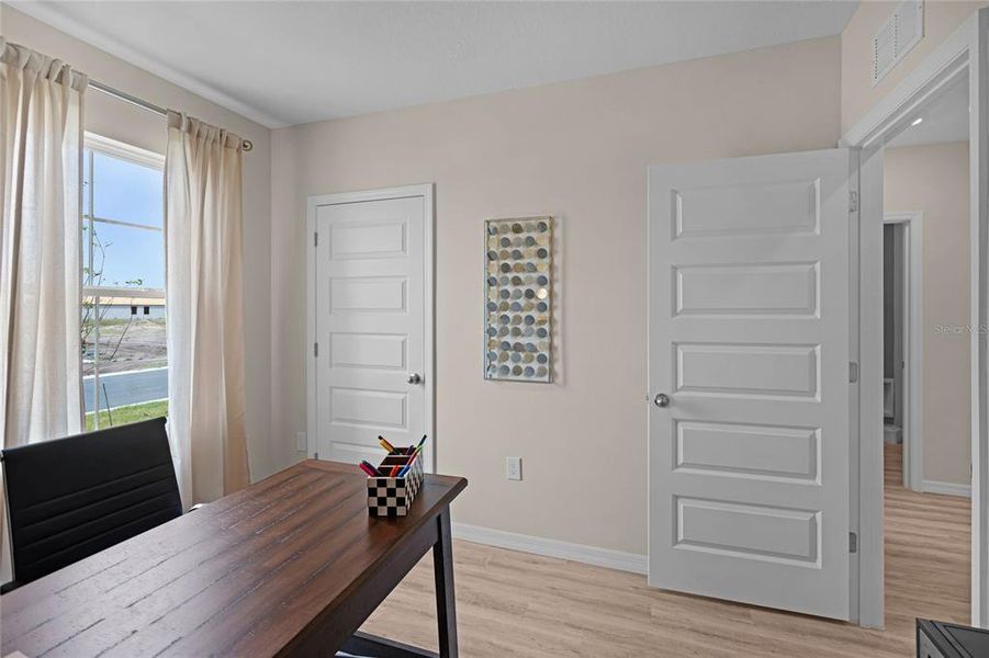 Furnished interior view inside a new home in , Winter Haven (Image 8).