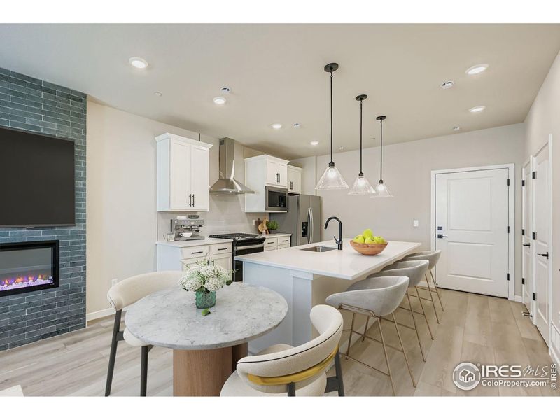Furnished interior view inside a new home in Mountain Brook, Longmont (Image 7).