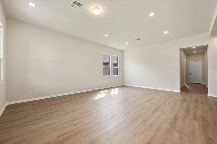 Representative images and renderings are for illustrative purposes. Actual structural options and design finishes of home may vary. Representative images and renderings are for illustrative purposes. Actual structural options and design finishes of home may vary.