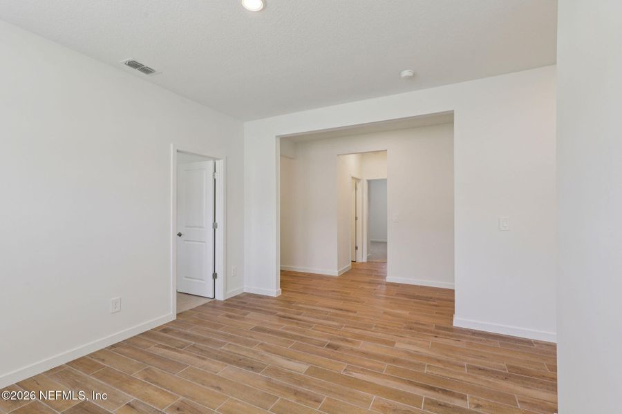 Spacious, unfurnished interior of a new home in Cypress Meadows - Signature Series, Jacksonville (Image 19).