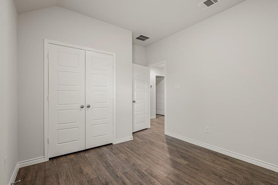 Spacious, unfurnished interior of a new home in Rocky Creek Crossing, Fort Worth (Image 7). Spacious, unfurnished interior of a new home in Rocky Creek Crossing, Fort Worth (Image 7).