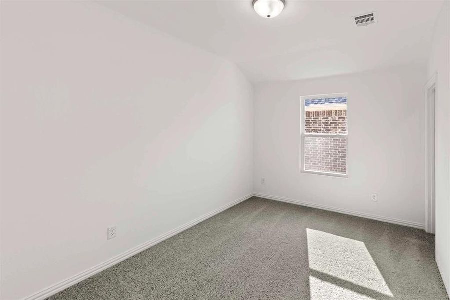 Spacious, unfurnished interior of a new home in Creekview Fossil Ridge, Pilot Point (Image 22).