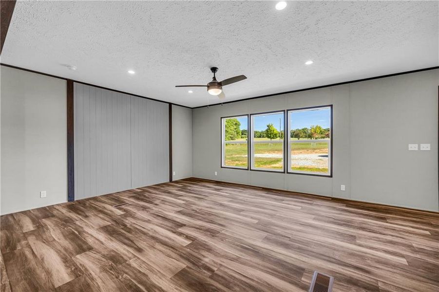 Spacious, unfurnished interior of a new home in , Hartwell (Image 31). Spacious, unfurnished interior of a new home in , Hartwell (Image 31).